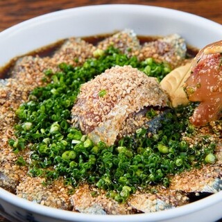 新鮮な鯖や明太子を使った九州名物がリーズナブルに楽しめる