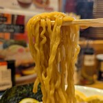 舟場 - 美味しい多加水中太ちぢれ麺