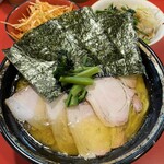 家系総本山 吉村家 - チャーシュー麺固め多め