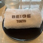 ベージュ アラン・デュカス 東京 - 