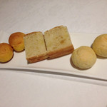 リストランテ サクラ - 2014/09/23  トウモロコシ、玉ねぎ、失念。のパン！