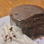 珈琲専門店 三十間 銀座本店 - 濃厚で甘くザッハトルテ、好きなお飲物とセットで300円引き