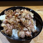 中華蕎麦 ひら井 - 炭火焼きチャーシュー丼