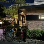 CICADA - 外観。ここから、お店の入り口までほんの少し歩きます。