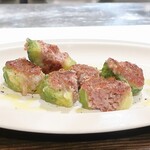 トリワイン ＰＩＫＯＳＨＨＨＵ - ゴーヤと鶏バーグミンチの肉詰め