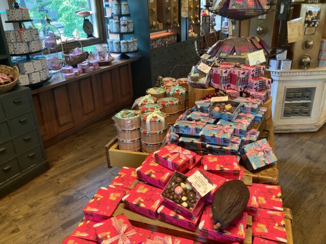 ANGEL LIBRARY photo 4