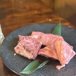 炭火焼肉 ホルモン にく式 - 上カルビ　カイノミ　ハラミ