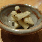 孝虎 - お通しの牛蒡酢