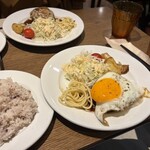 チャーリーズ - 