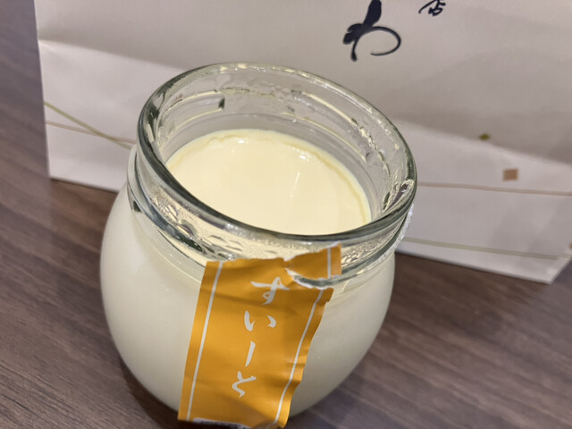 極生ぷりん専門店 らそわ（LA SOIE） - 黒松（プリン）の写真