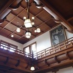 奈良ホテル - 吹きぬけのエントランス