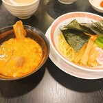 幸楽苑 - 料理写真:海老味噌つけ麺（別注文したトッピング海苔がふわっと）