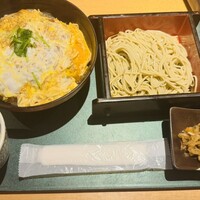 新潟名物 布のり蕎麦とおいしい酒菜 きなせや. 赤坂割烹店 - 