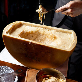 フレッシュトリュフ24ヶ月熟成パルミジャーノのフェットチーネ