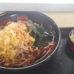駅そば そば・うどん八起家 - 冷やしたぬき（並盛）冷水〆も良く、蕎麦つゆもしっかり冷えてます。