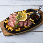 Muu Muu Diner - サーロインステーキwithフライドポテト