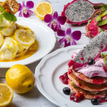 Muu Muu Diner - 塩レモンキャラメルパンケーキ、ドラゴンフルーツパンケーキ