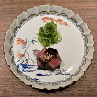 眞善美 - 黒毛和牛ステーキ 中華ソースの青椒肉絲風