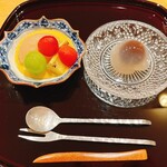 御料理 ふじ田 - 白桃 シャインマスカット さくらんぼ
      ゴールデンキウイ アングレーズソース
      くずまんしゅう