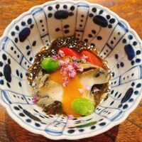 御料理 ふじ田 - 細もずく フルーツトマト 蝦夷鮑
                    あんずのジュレ 新銀杏