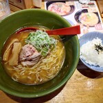 焼きあご塩らー麺 たかはし 新宿本店 - 