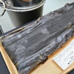 日本料理 TOBIUME - 奥井海生堂の蔵囲4年もの利尻昆布(北海道礼文島船泊浜産一級)
      これを全部使ってお出汁を引いているのかも
      そりゃ旨みが出るに決まっています