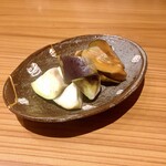 手打ちそば やっ古 - 水茄子ときゅうりのつけもの