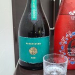 日本料理 TOBIUME - お酒⑥新政酒造 Colors 天鵞絨(ヴィリジアン) 生酛 木桶純米 別撰 袋吊り 銀座しのはら限定 美郷錦2023(秋田)
      米品種:秋田県美郷錦100%、精米歩合:55%