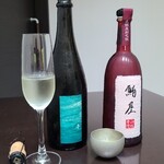 日本料理 TOBIUME - ⑭黒龍 KOKURYU AWA 序(福井)
      米品種:福井県産五百万石100%、精米歩合:非公開
      ⑮黒龍  純米大吟醸 鮪屋 山口幸隆(福井)
      米品種:兵庫県東条産山田錦100%、精米歩合:35%