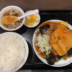 四つ角飯店 - 角煮定食