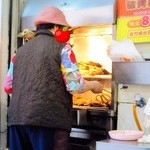 三吉外賣 - おばちゃんがじゅうじゅう豪快に焼いてくれます