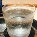 礒田 - グラスは半合ほど。おそらくバカラかな？