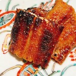 礒田 - 皮目もパリッパリに焼き上げます。