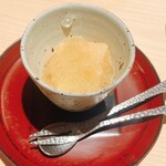 礒田 - 桃のコンポートです