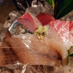 魚料理 ろっこん - 令和7年7月 ランチタイム(11:30〜14:00)
お造り御膳 税込1300円
メイン料理のお造り、天ぷら小鉢、豆腐、ご飯、みそ汁、漬けもの