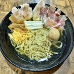 虎一番 - 冷し煮干しラーメン＋煮たまご