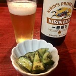 炭火焼き さん吉 - お通しの梅きゅうがとても美味しかった