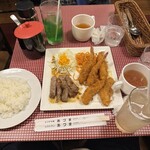 レストランあづま - フライにお肉にスープいい