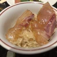 日本料理 華の縁 - ②鯛を乗せて