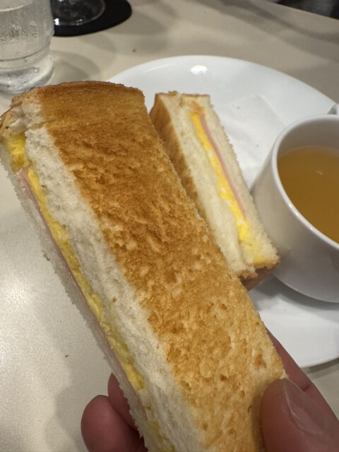 Kissa Shitsu Renoir Tamachi Mitaguchi Ekimae Ten photo 2