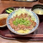 グリルやまだ - 牛ロースステーキ丼