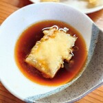 本田 - 湯葉の天ぷら
      珍しい一品