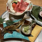 湯之島館 - 鮎塩焼　ひたし豆白和え　湯の島館特製焼寿司飛騨牛変わり揚げ等