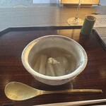 京都和久傳 - 楽しみにしていたグジは硬くしょっぱい。椀物同様、これは白芋茎を楽しむものかな。