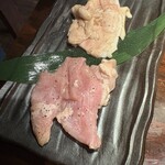 炭火焼肉 ホルモン にく式 - 塩てっぽう、上ガツ
