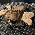 炭火焼肉 ホルモン にく式 - ビールが進む！
