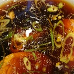 麺屋 寛 - つけ麺のタレに味玉をドボン