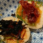 麺屋 寛 - 味玉につけ麺の具を乗せる