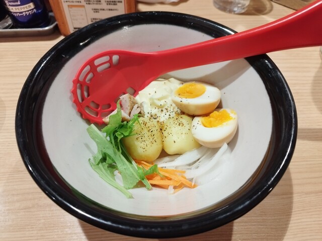 Hakata Ramen Yoshimaru Shinagawa Konan Ten photo 3