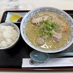 料亭たわら - ちゃんこラーメン、ご飯